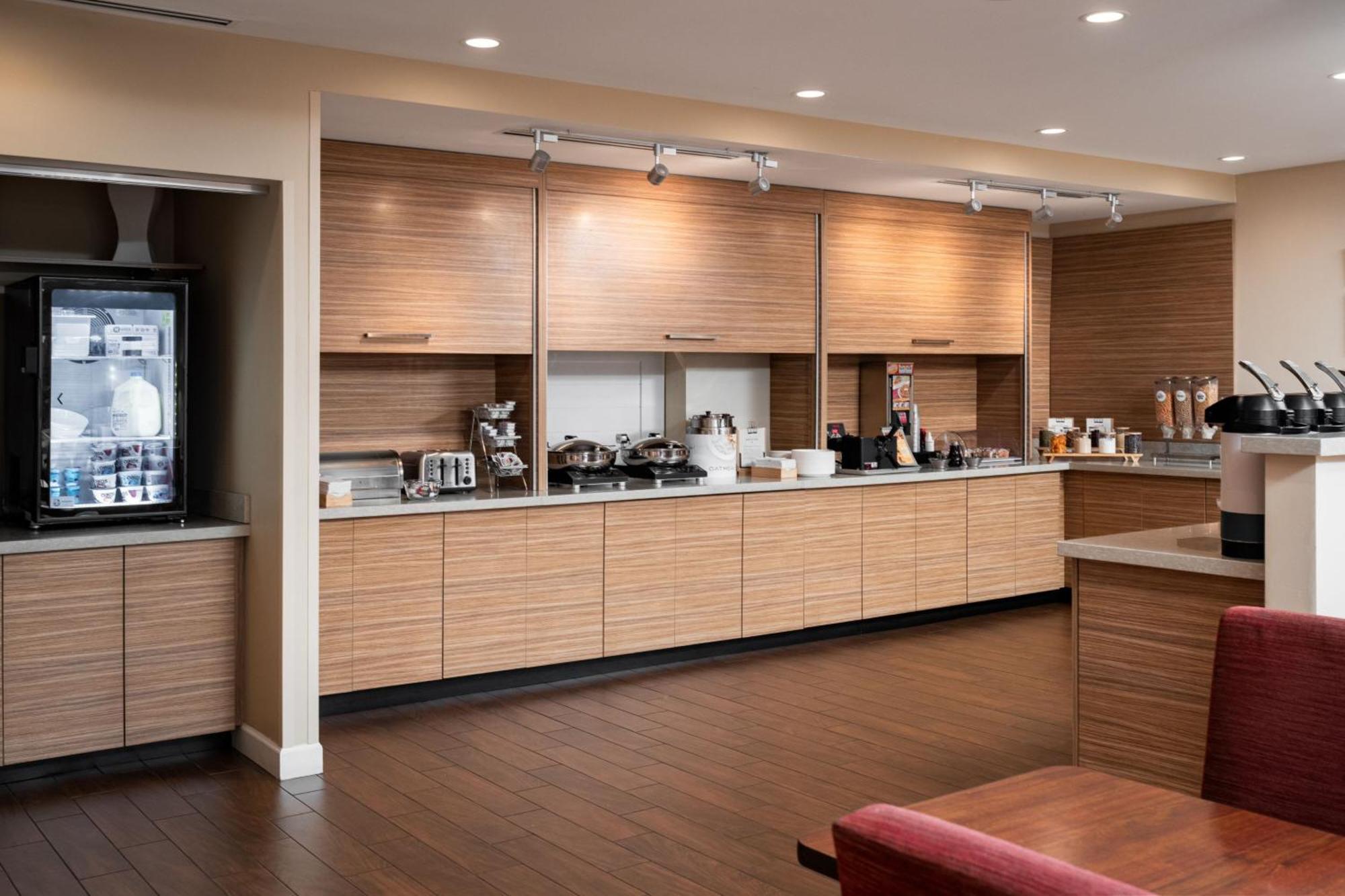 Towneplace Suites By Marriott Cleveland Exterior photo